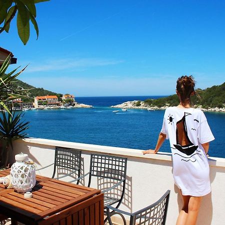 Accommodation Triton Λάστοβο Εξωτερικό φωτογραφία