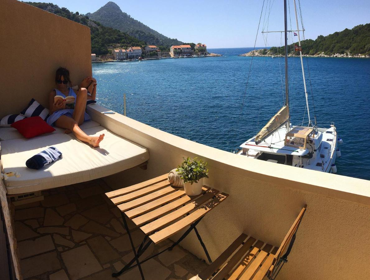 Accommodation Triton Λάστοβο Εξωτερικό φωτογραφία