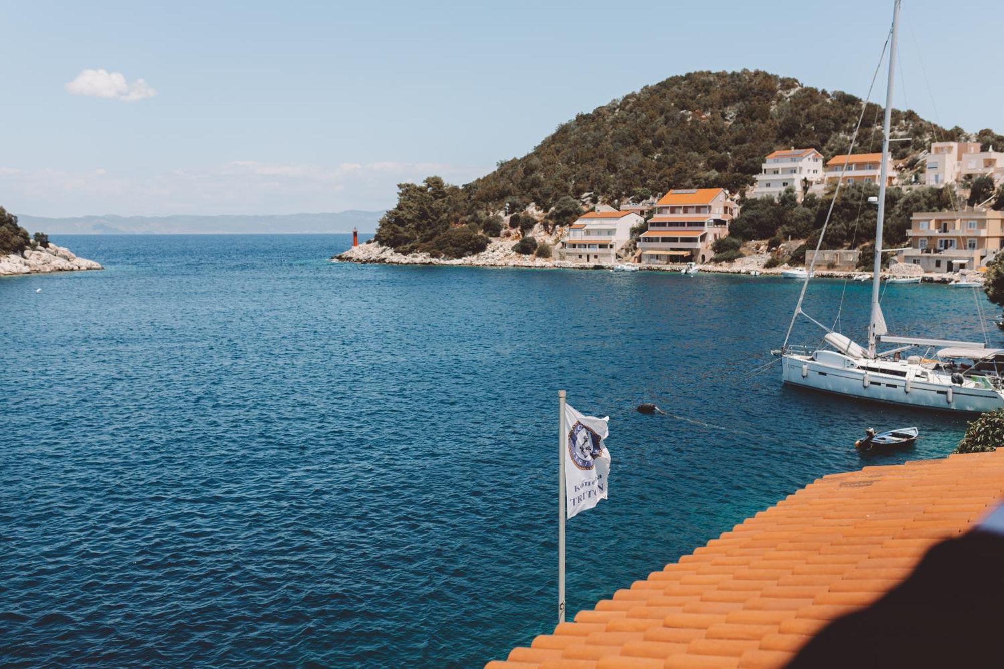 Accommodation Triton Λάστοβο Εξωτερικό φωτογραφία